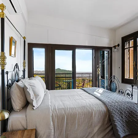 Horizon View With Pool, Garden, Parking 파노레프카라