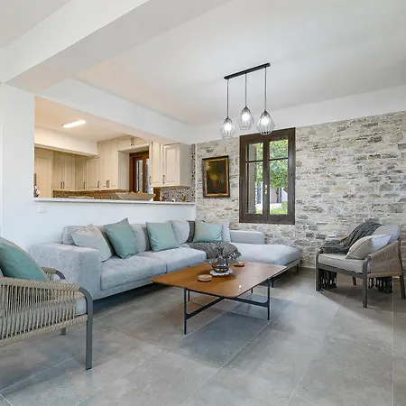 Horizon View With Pool, Garden, Parking *